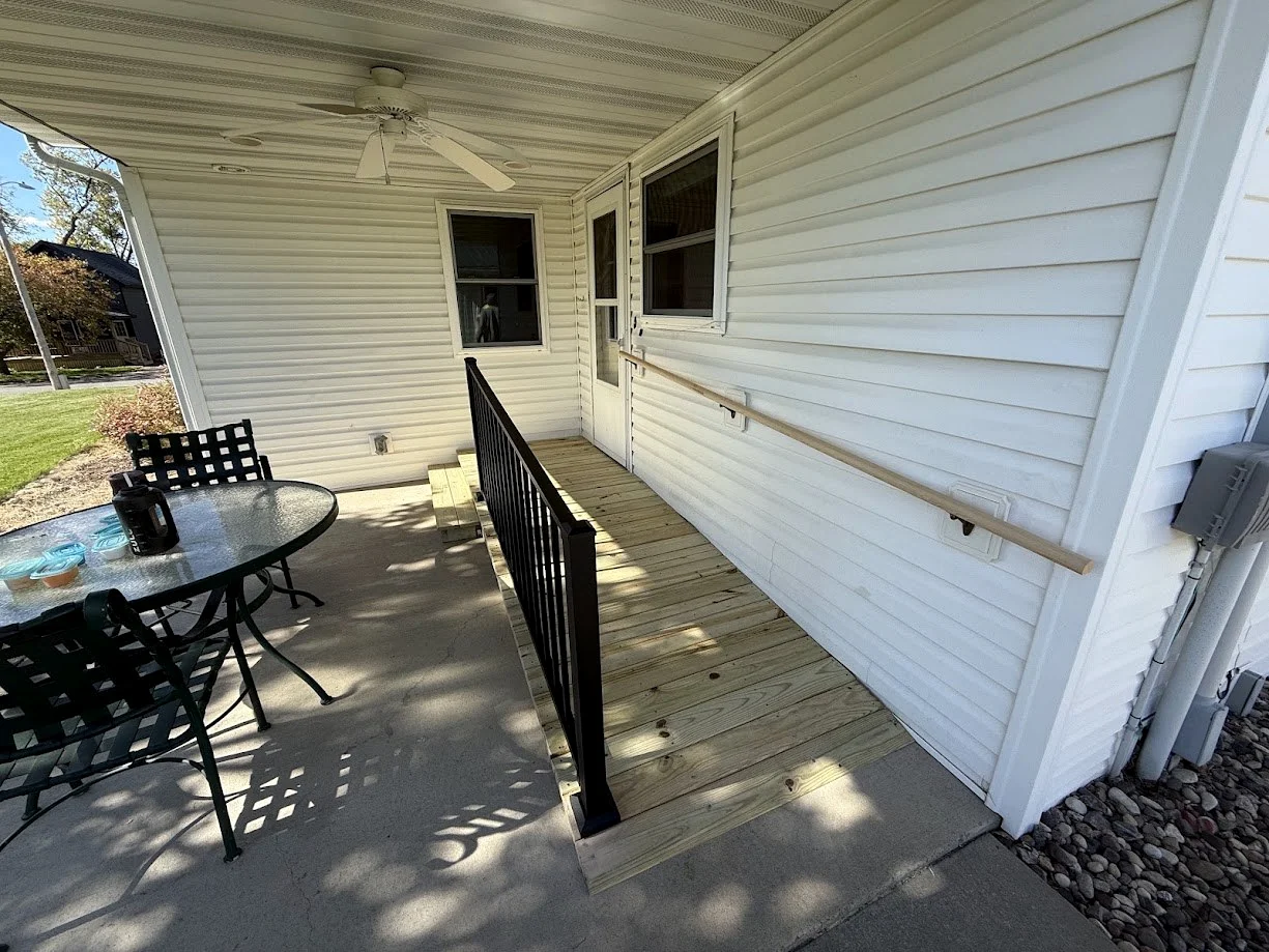 Accessible entry ramp